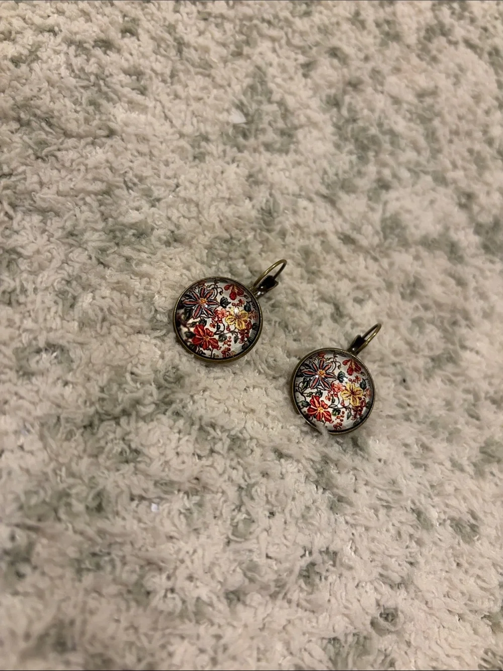 Unbranded delicate floral